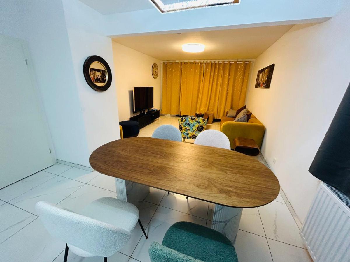 Messe Hv-2 Apartment *