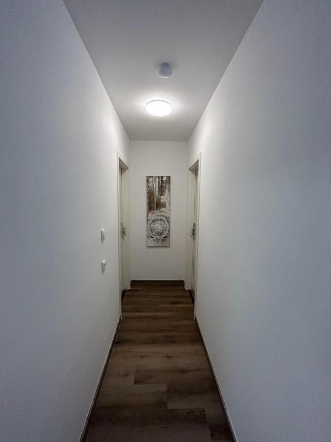 Messe Hv-2 Apartment *