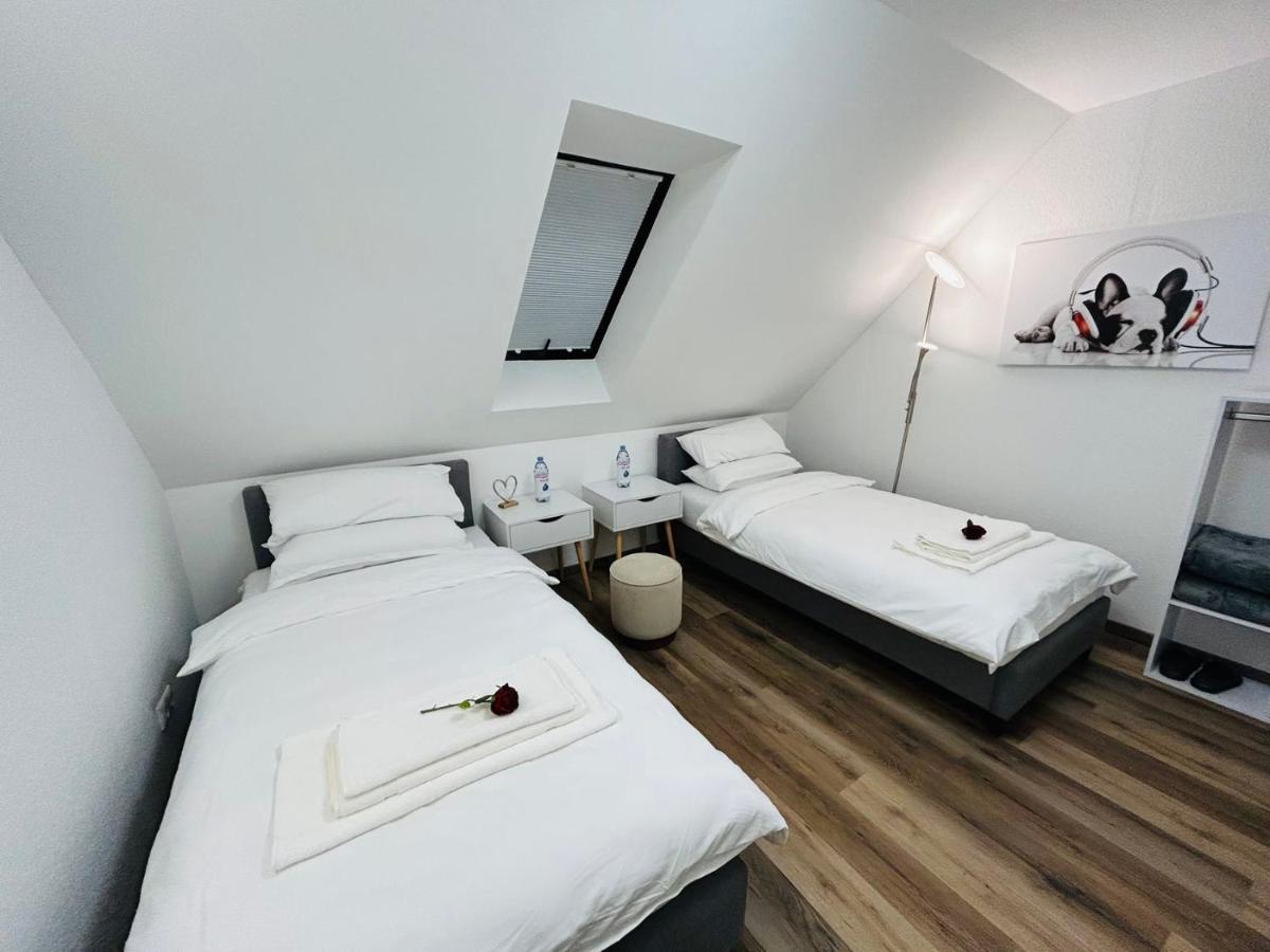 Messe Hv-2 Apartment