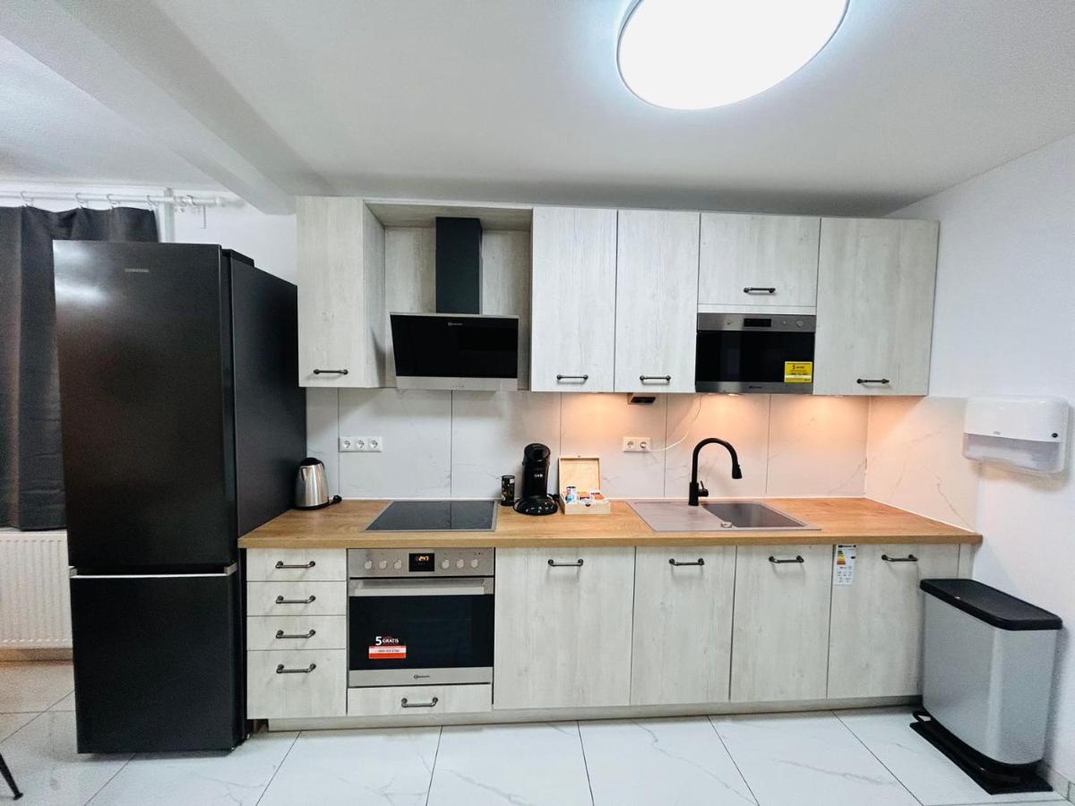 Messe Hv-2 Apartment *